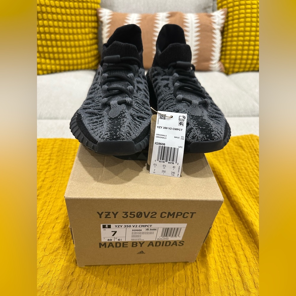 ADIDAS YZY 350 V2 CMPCT IG9606 BLACK GRAY Size 7